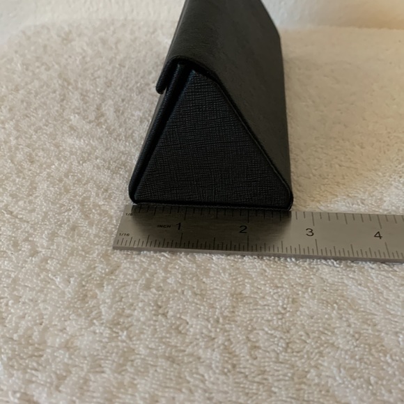 Price Revaux eyeglass case. - Picture 4 of 4